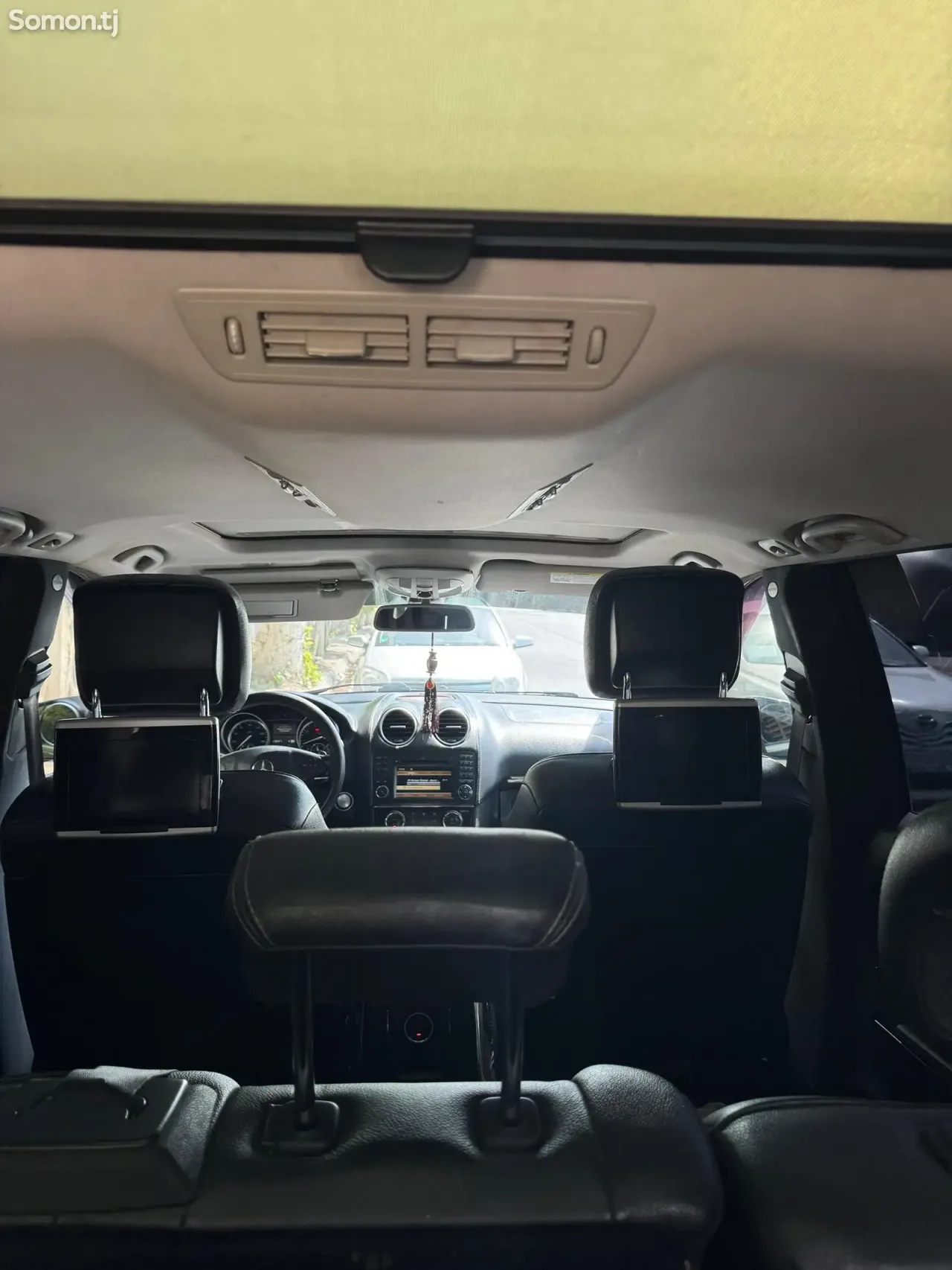 Mercedes-Benz GL class 2011 · 5.5 AT