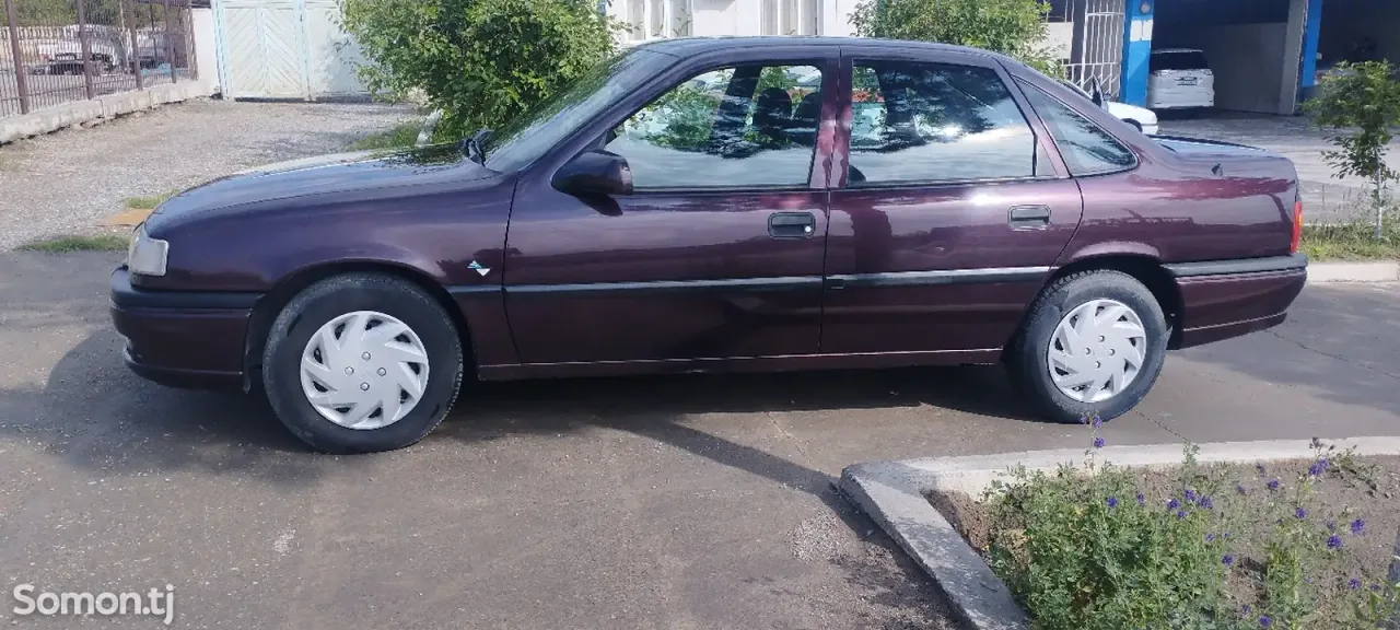 Opel Vectra A 1995 · 1.6 MT