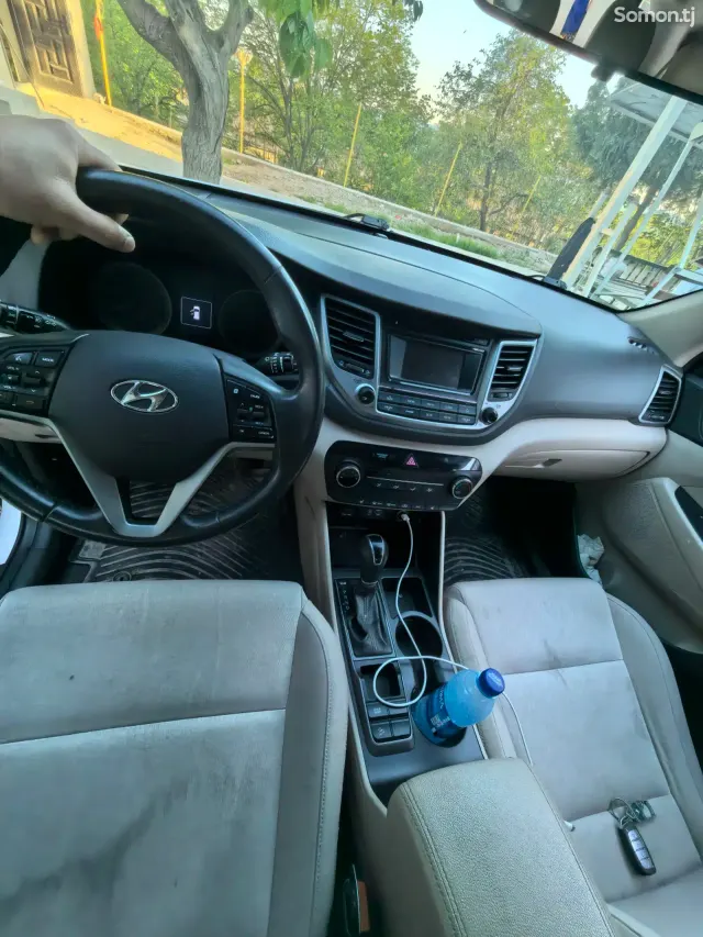 Hyundai Tucson 2017 · 1.6 AMT