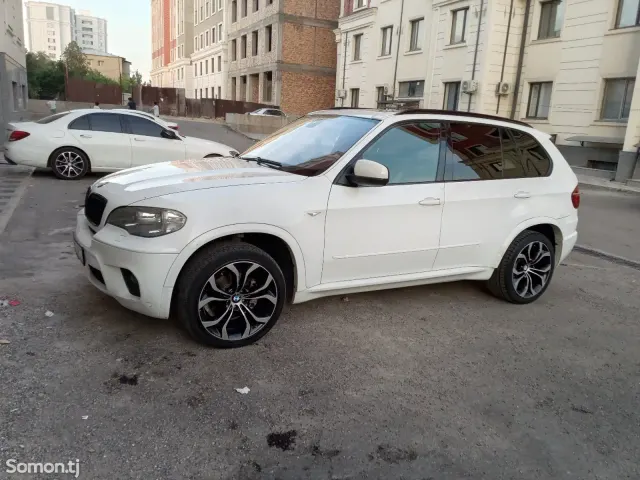 BMW X5 M 2011 · 3.0 AT