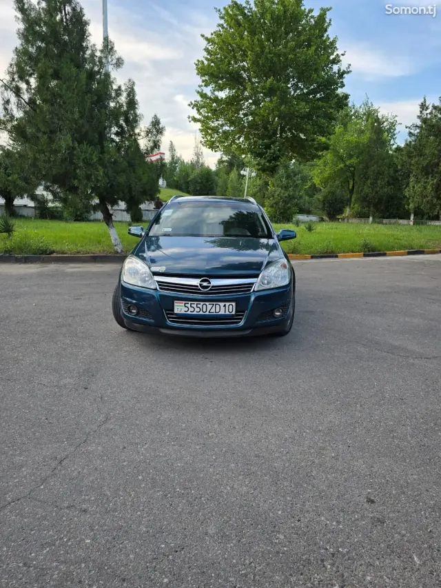 Opel Astra H 2008 · 1.6 MT