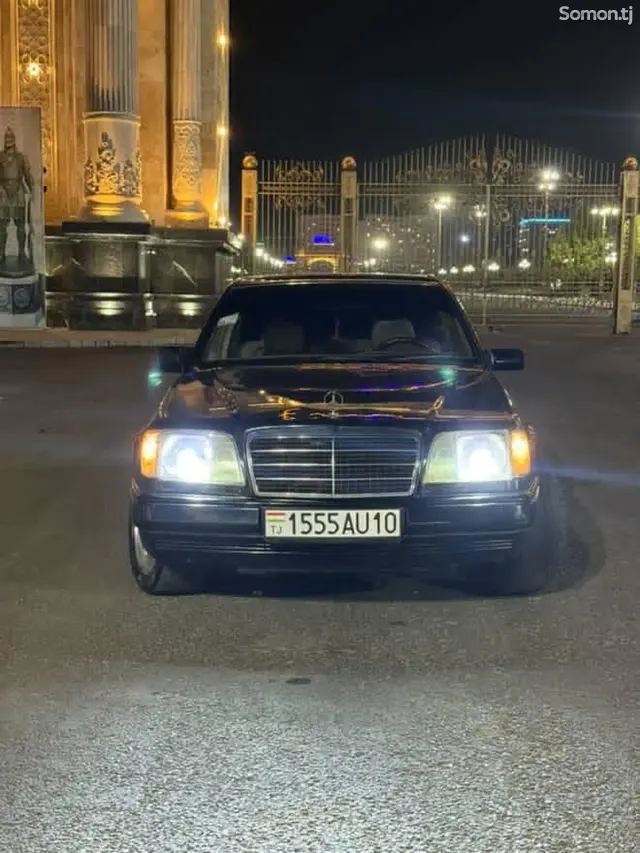Mercedes-Benz W124 1994 · 2.0 MT