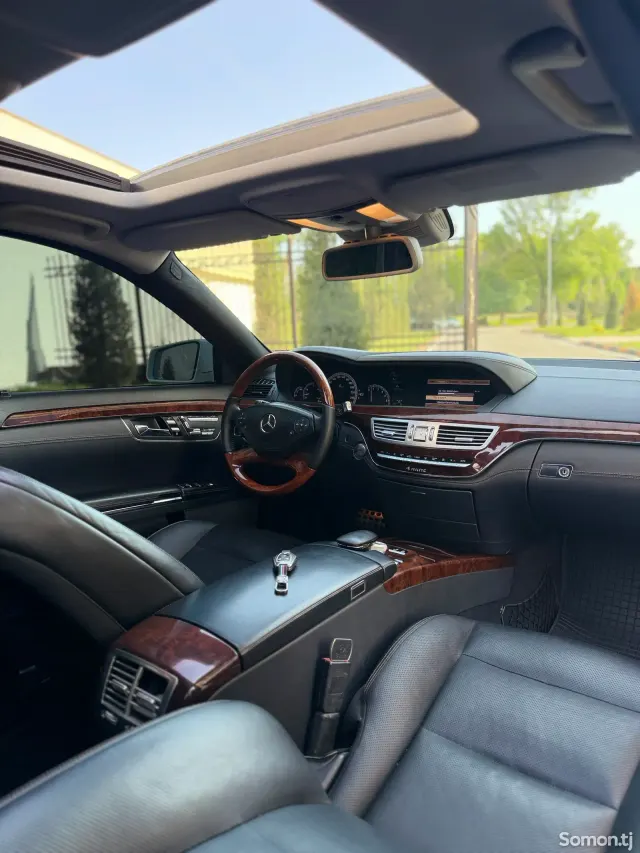 Mercedes-Benz S class 2012 · 3.5 AT