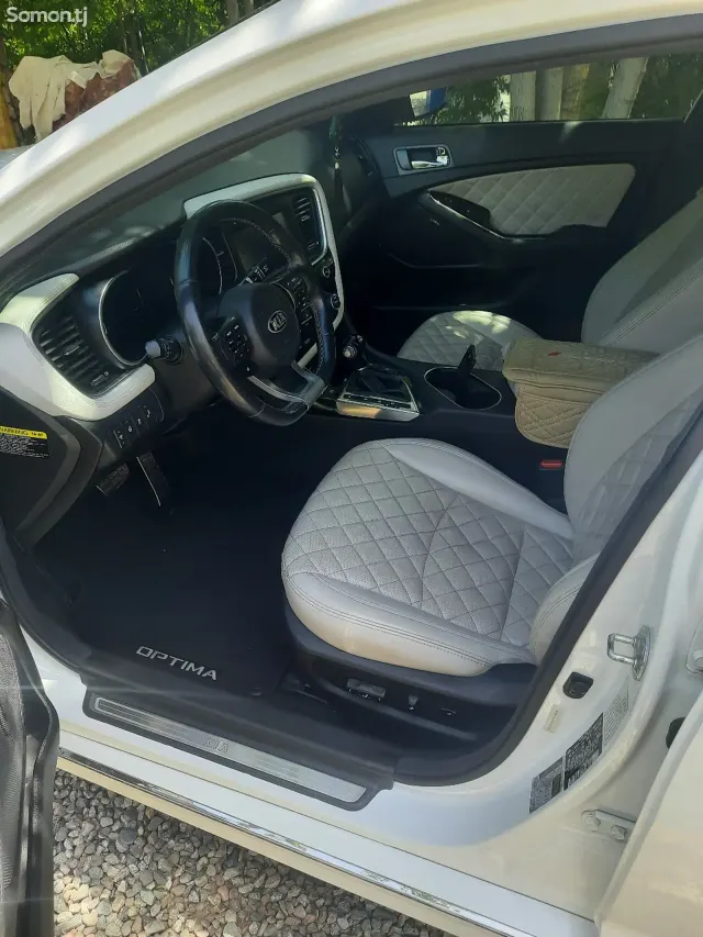 Kia Optima 2015 · 2.0 AT
