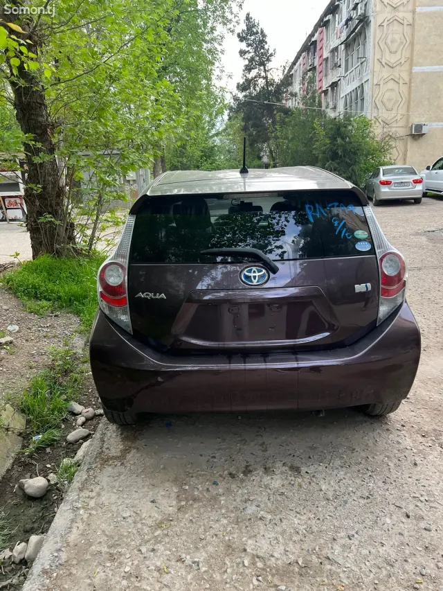 Toyota Aqua 2014 · 1.5 AT