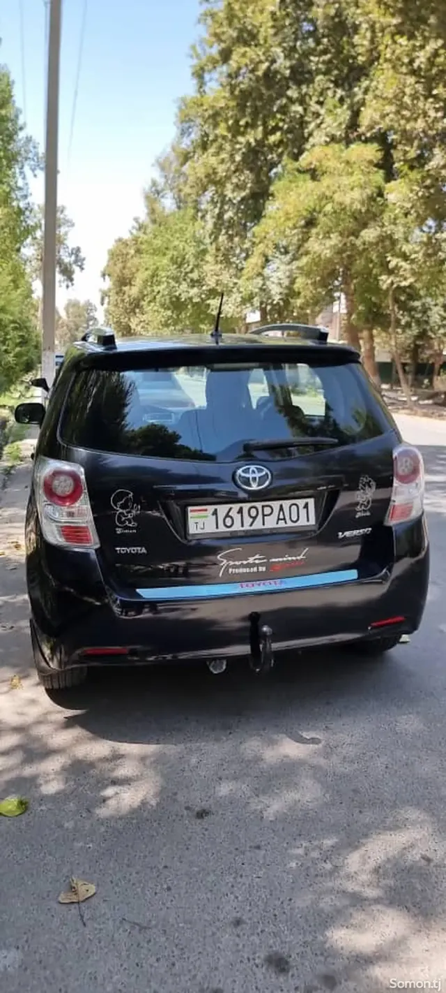 Toyota Verso 2010 · 1.8 MT
