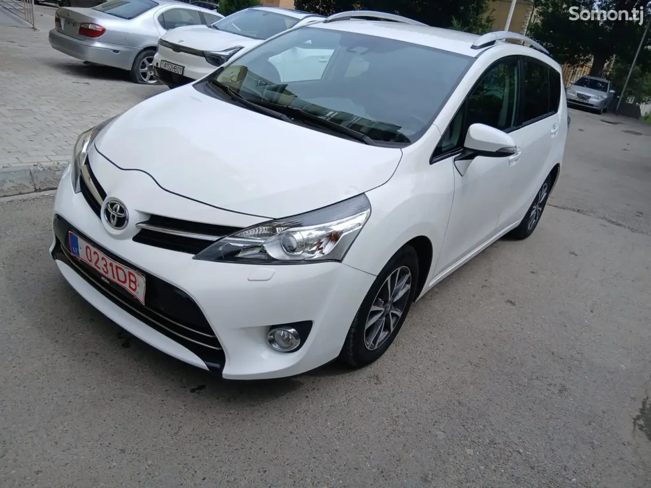 Toyota Verso 2016 · 1.6 MT