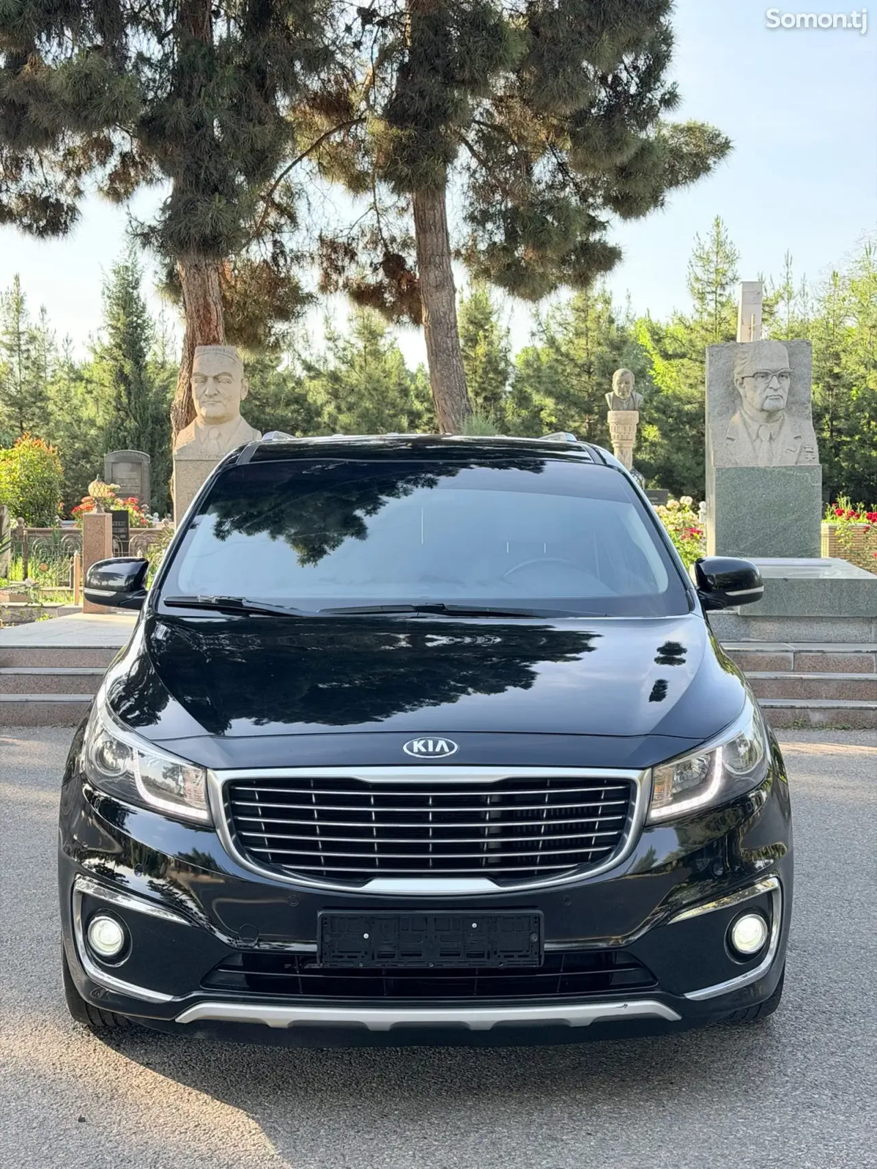 Kia Carnival 2015 · 2.2 AT