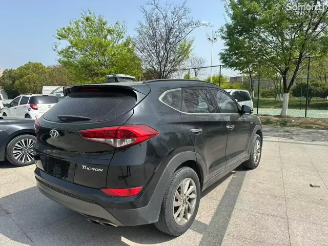 Hyundai Tucson 2015 · 1.6 AT
