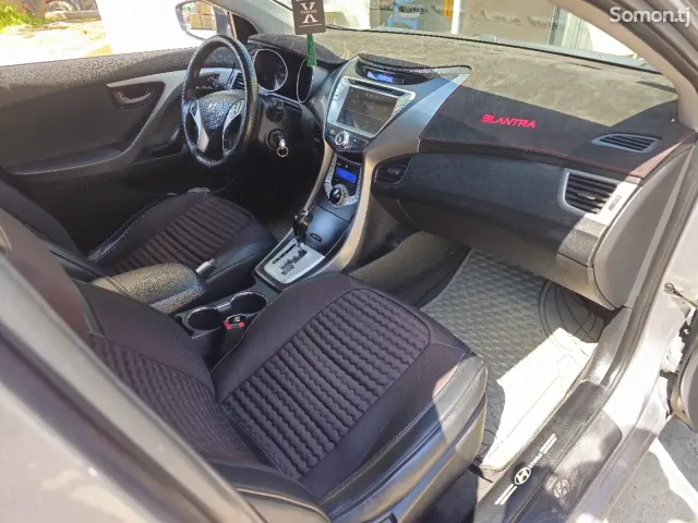 Hyundai Avante 2012 · 1.6 AT