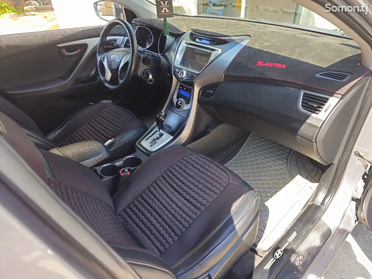 Hyundai Avante 2012 · 1.6 AT