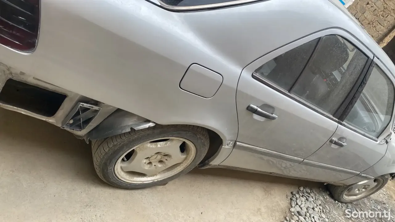 Mercedes-Benz C class 1996 · 2.0 MT