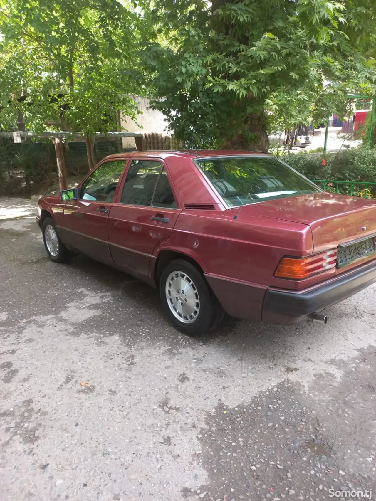 Mercedes-Benz W201 1992 · 1.8 MT