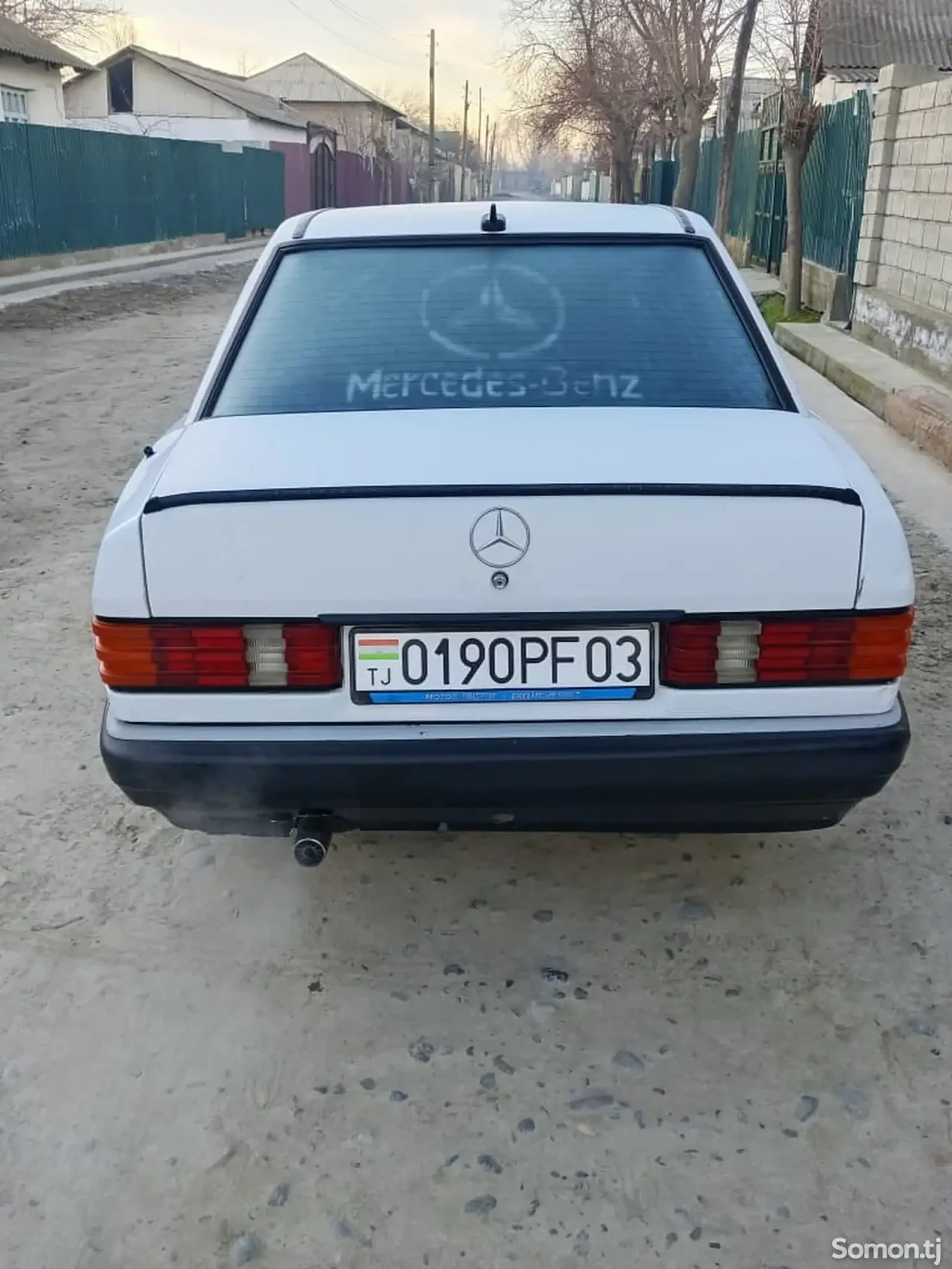 Mercedes-Benz W201 1989 · 1.8 MT