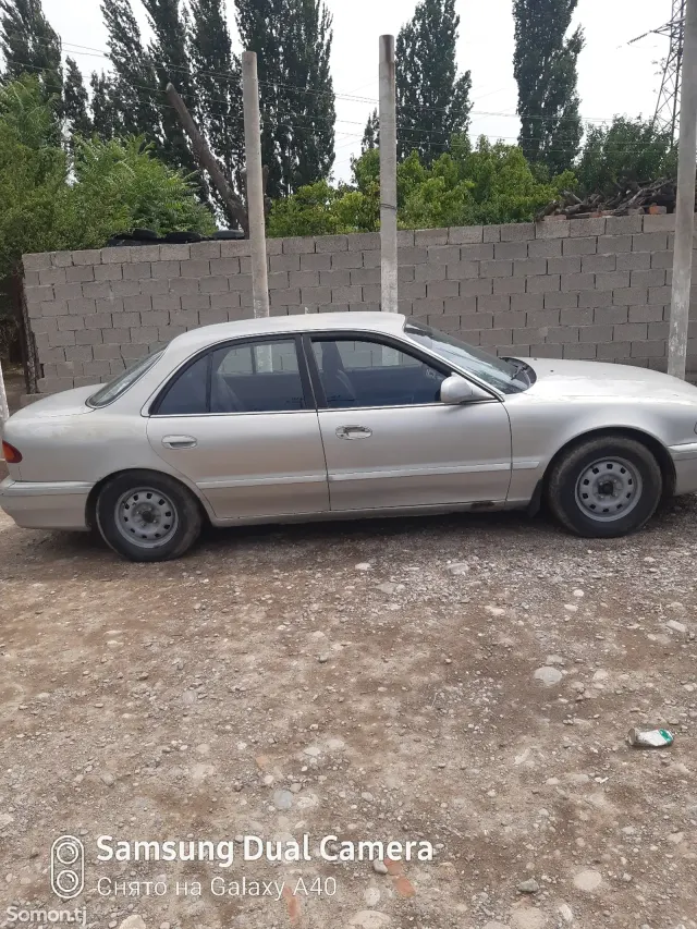 Hyundai Sonata 1995 · 2.0 MT