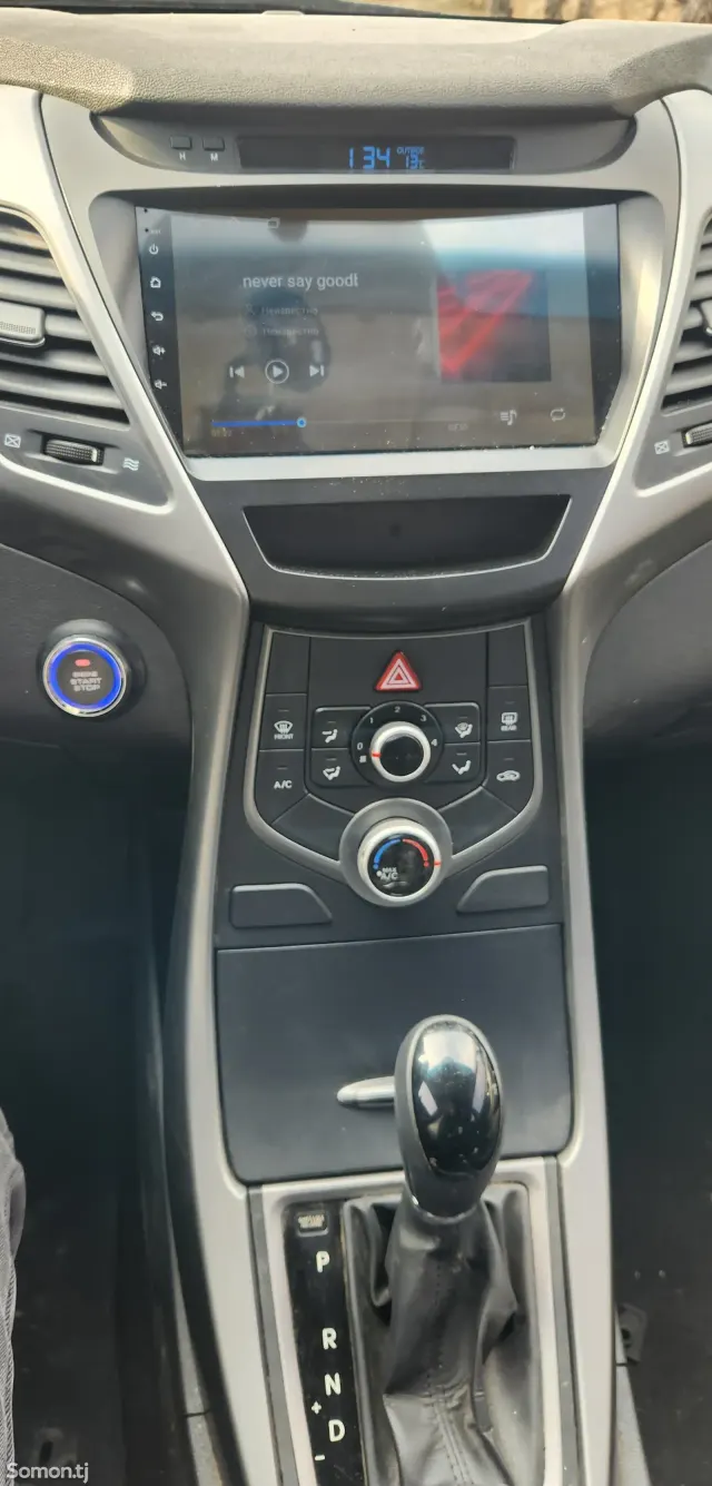 Hyundai Avante 2014 · 1.6 AT