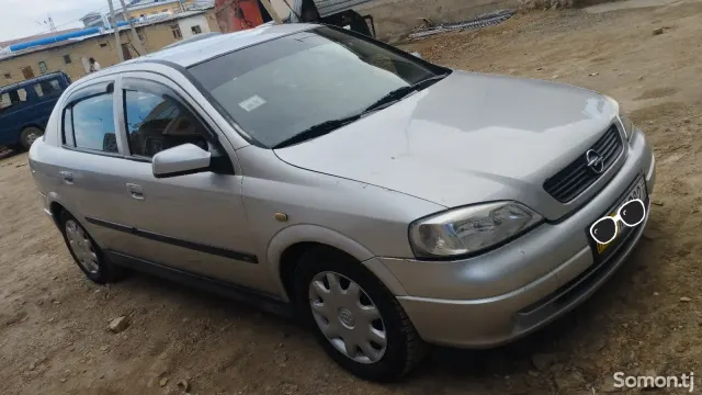 Opel Astra G 1998 · 1.6 MT