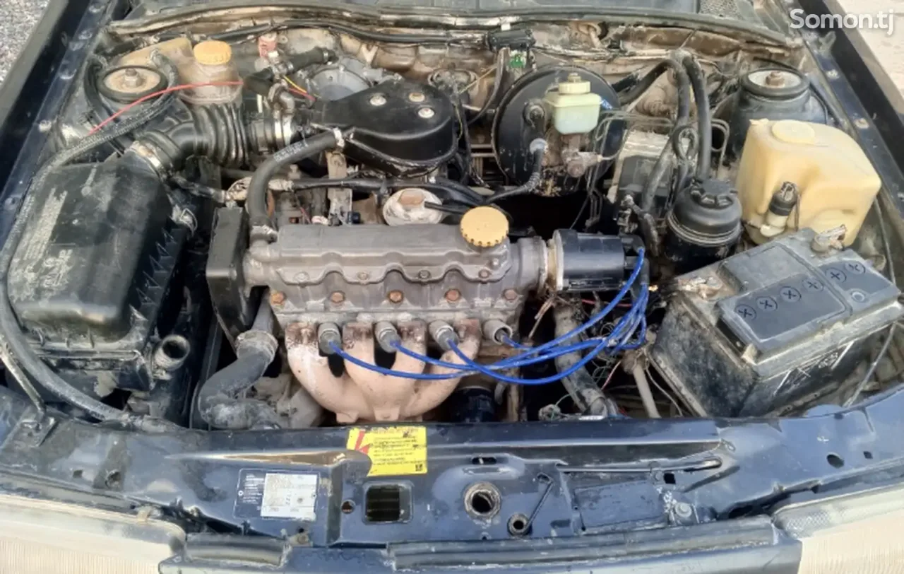 Opel Vectra A 1994 · 1.6 MT