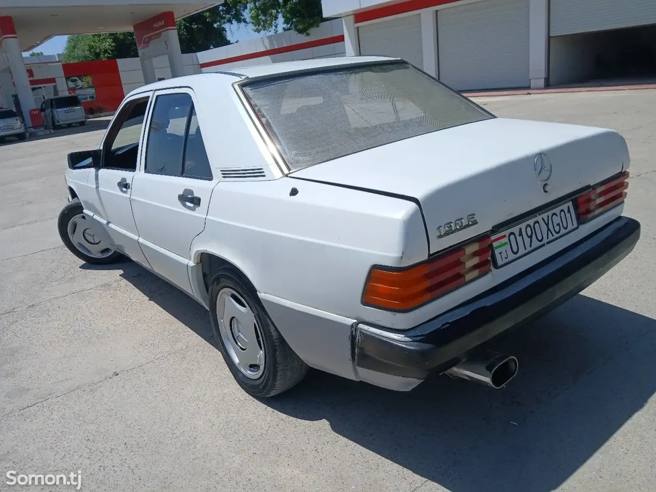 Mercedes-Benz W201 1989 · 2.0 MT