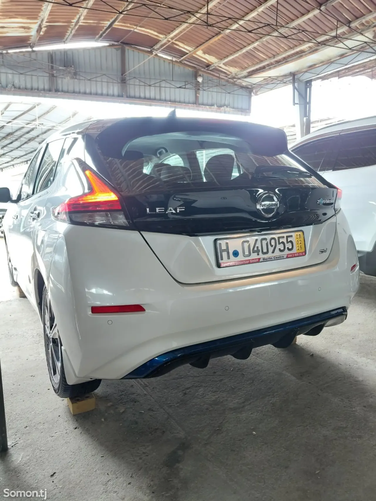 Nissan Leaf 2020 · AT