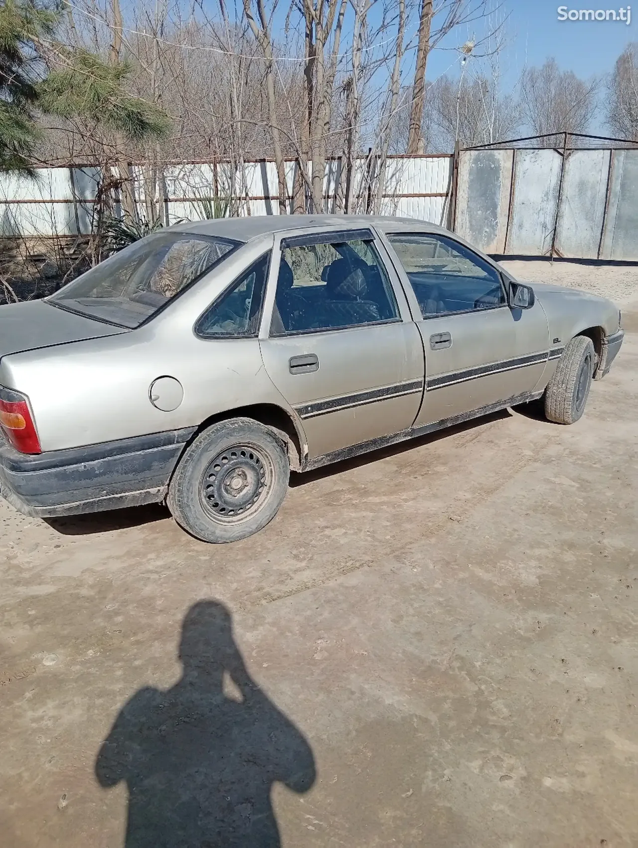 Opel Vectra A 1990 · 1.8 MT