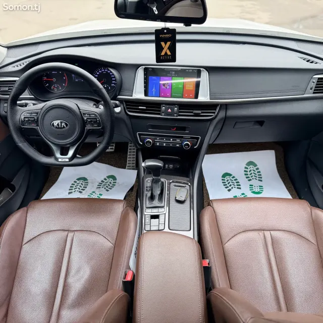 Kia K5 2016 · 1.7 AT