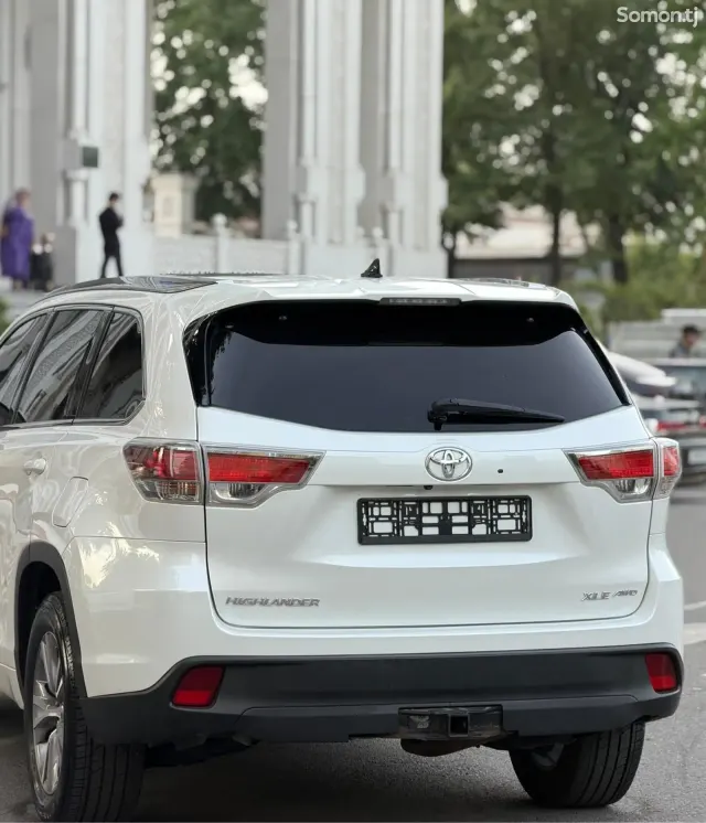 Toyota Highlander 2015 · 3.5 AT