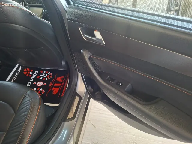 Hyundai Sonata 2015 · 2.0 AT