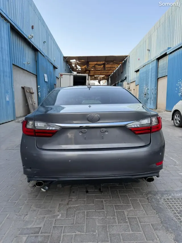 Lexus ES series 2014 · 3.5 AT