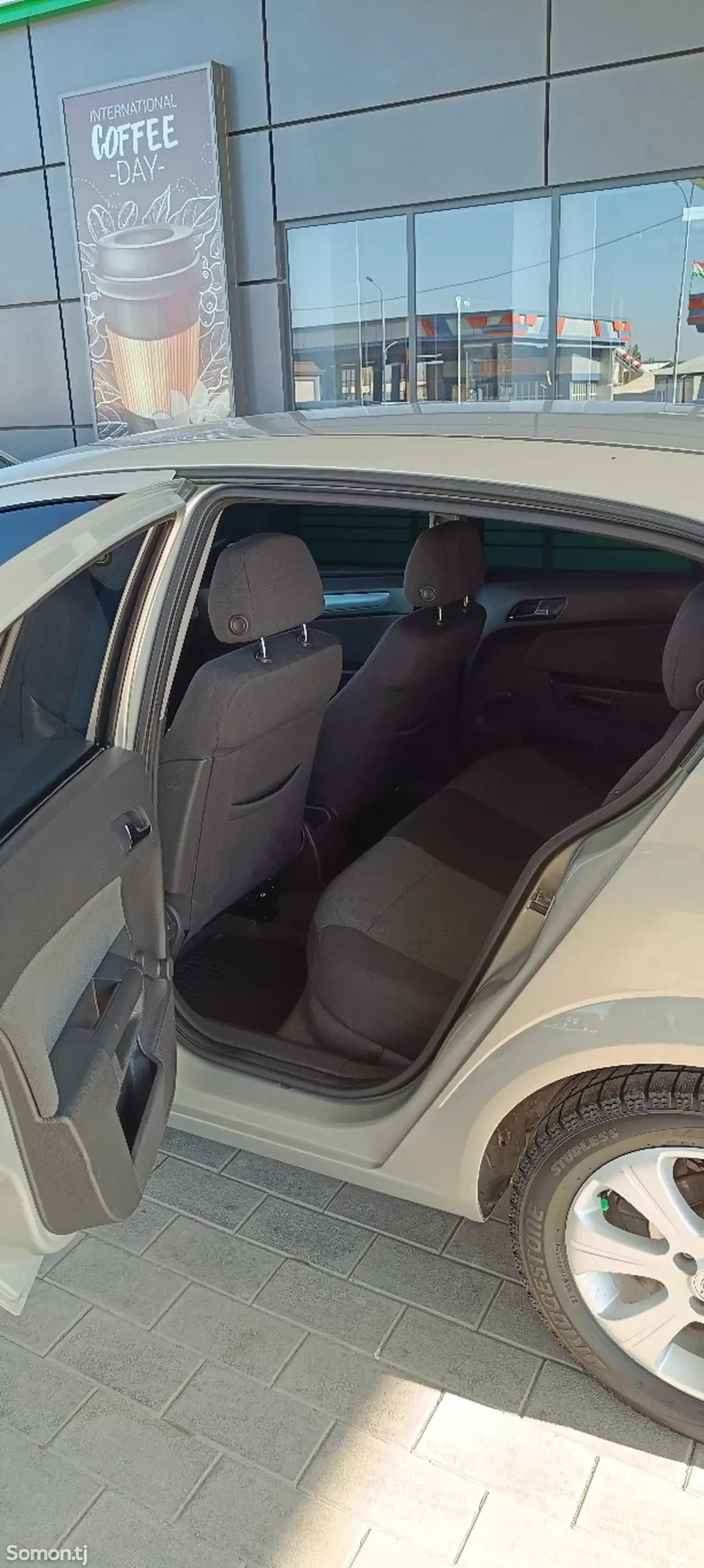 Opel Astra H 2006 · 1.6 MT