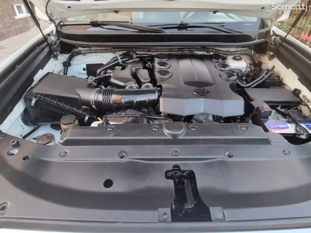 Toyota Land Cruiser Prado 2015 · 4.0 AT