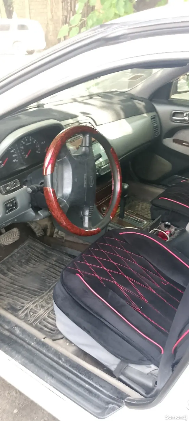Nissan Cefiro 1998 · 2.0 AT