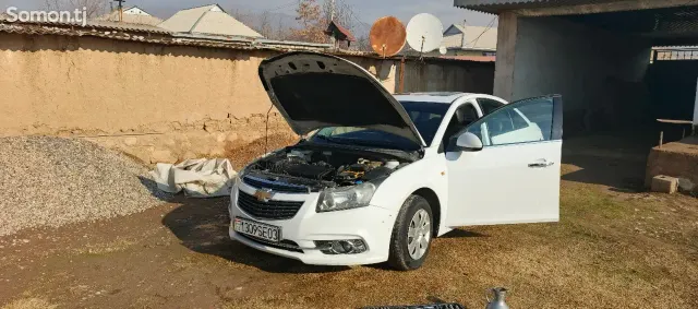 Chevrolet Cruze 2010 · 1.6 AT