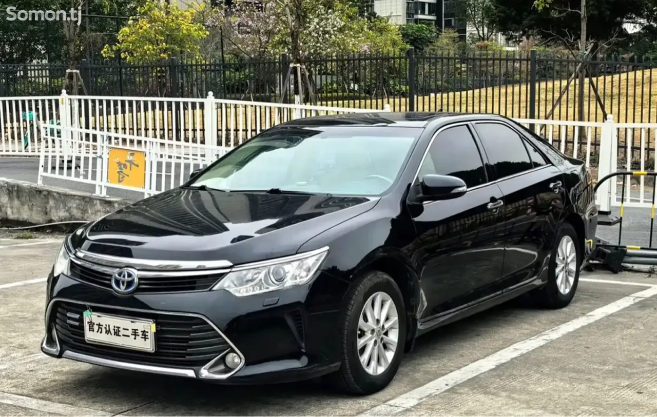 Toyota Camry 2015 · 2.5 AT