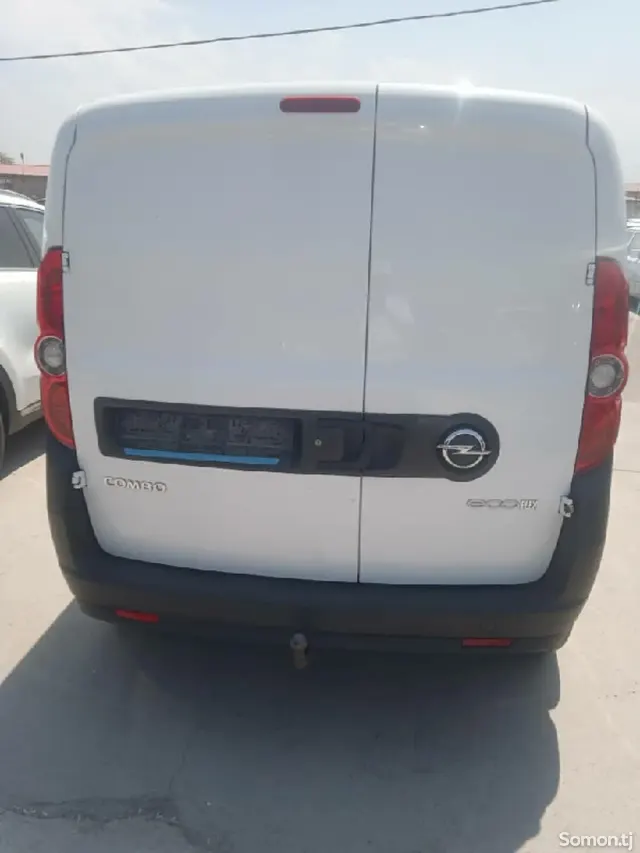 Opel Combo 2014 · 1.3 MT