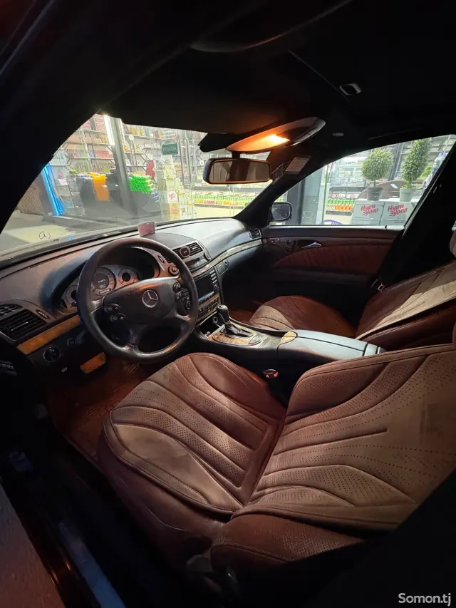 Mercedes-Benz E class 2008 · 4.2 AT