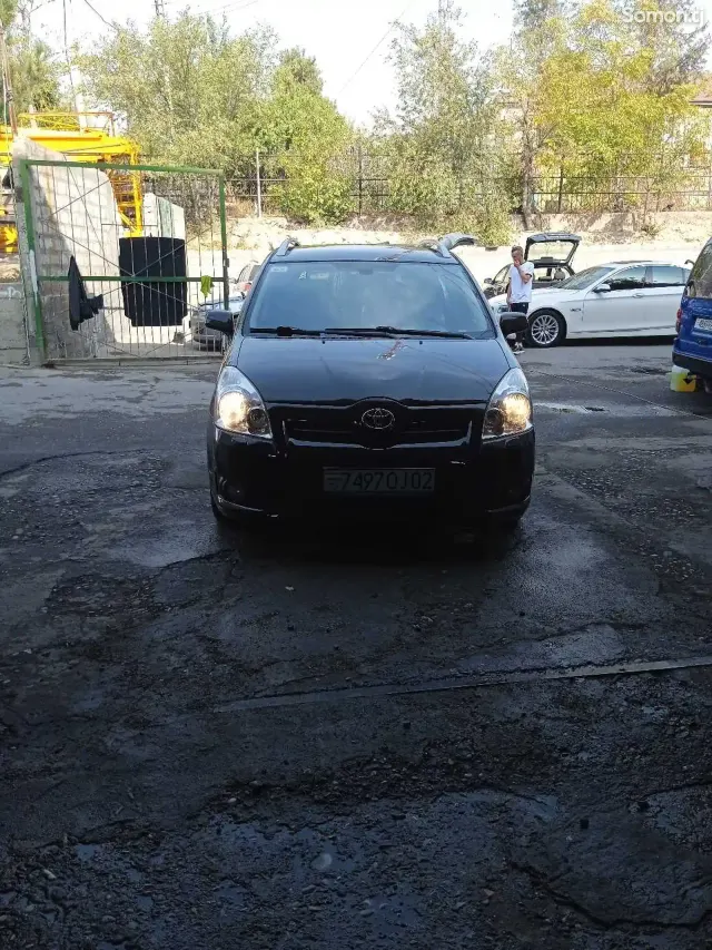 Toyota Corolla Verso 2008 · 1.8 MT