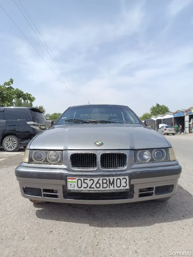 BMW 3 series 1993 · 1.8 MT