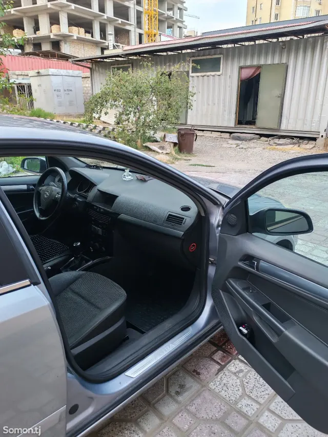 Opel Astra H 2007 · 1.6 MT