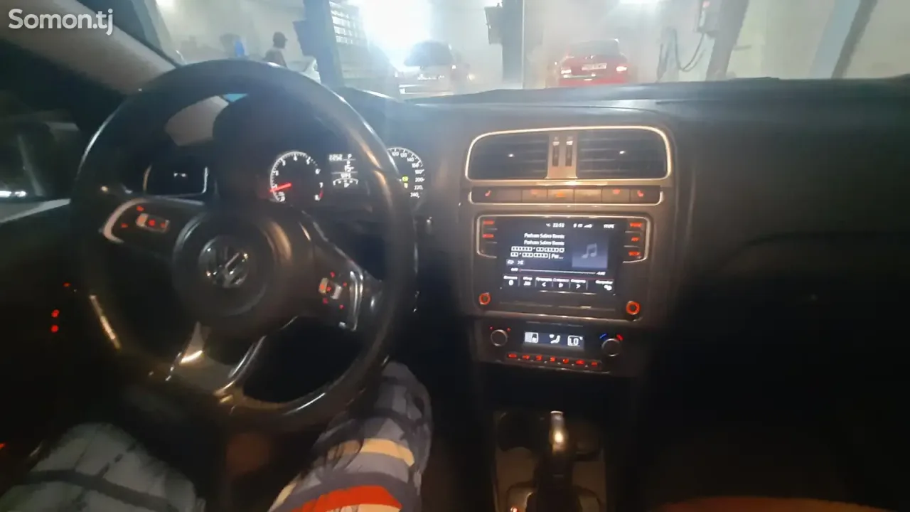Volkswagen Polo 2019 · 1.6 AT