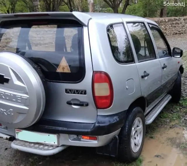 Lada (ВАЗ) Нива 2005 · 1.6 MT