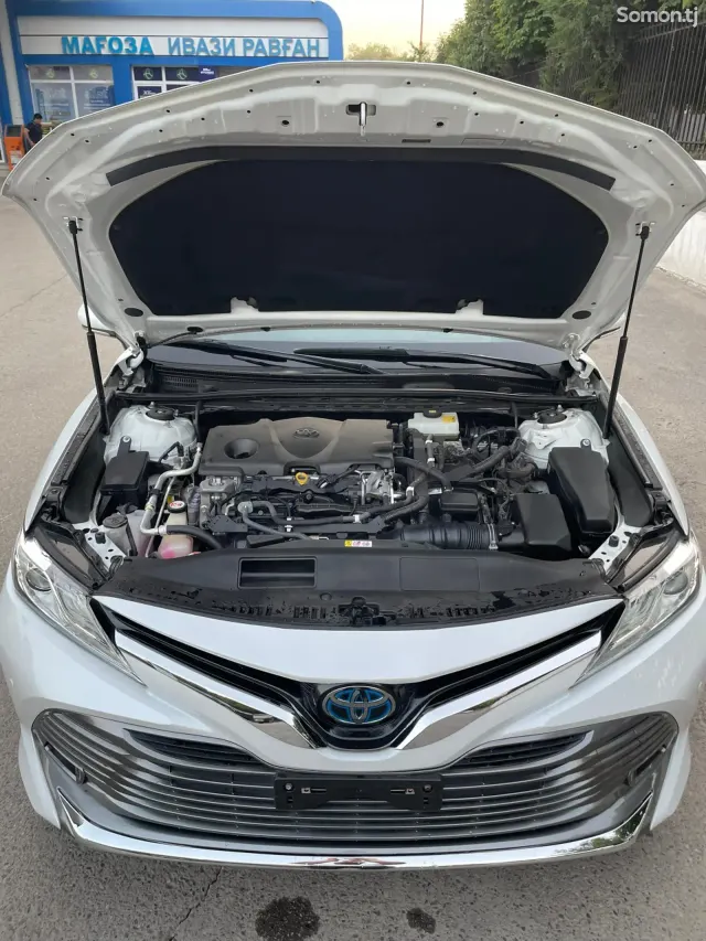 Toyota Camry 2018 · 2.5 AT