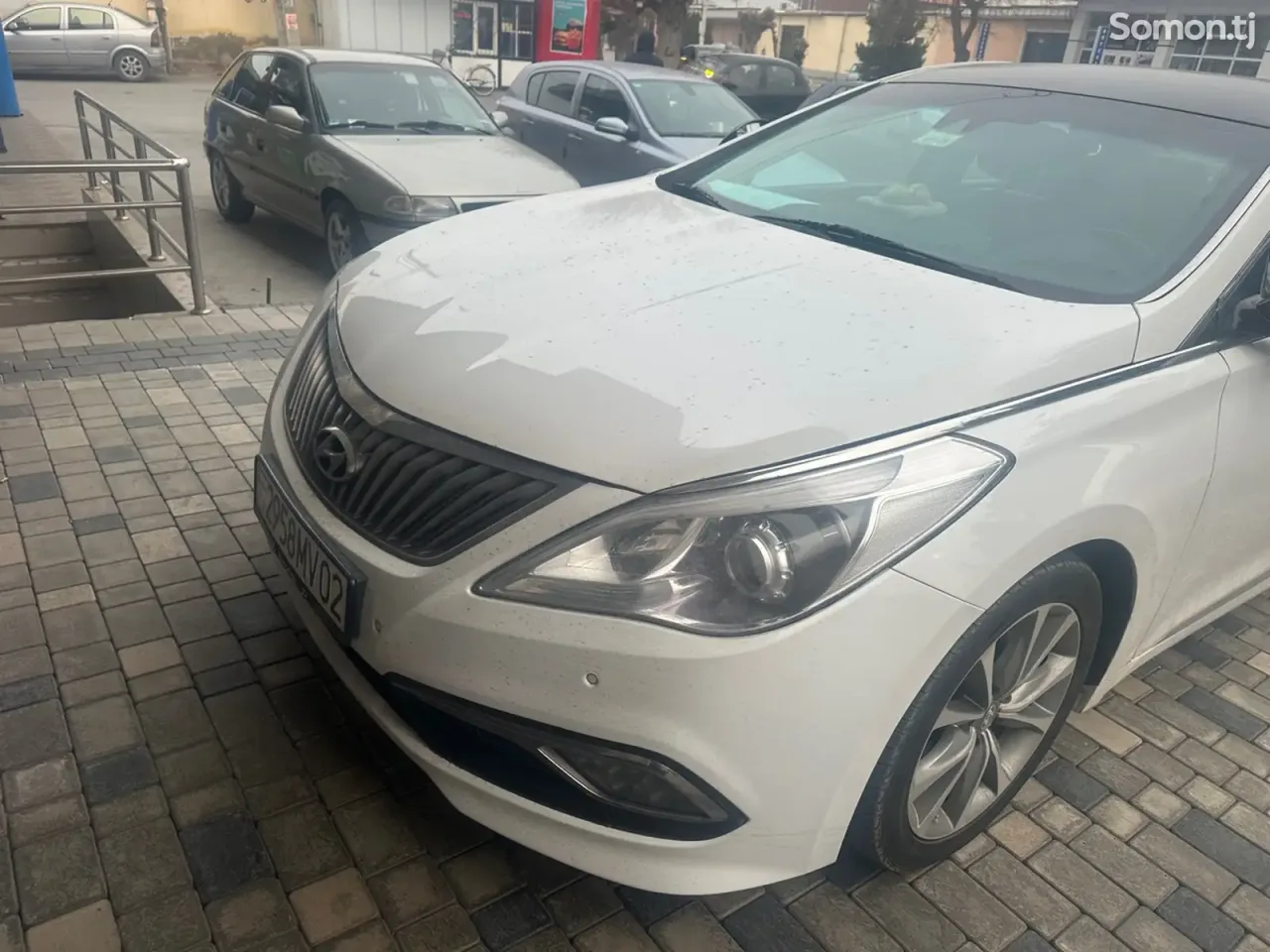 Hyundai Grandeur 2015 · 2.0 AT