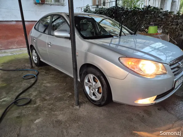 Hyundai Avante 2009 · 1.6 AT