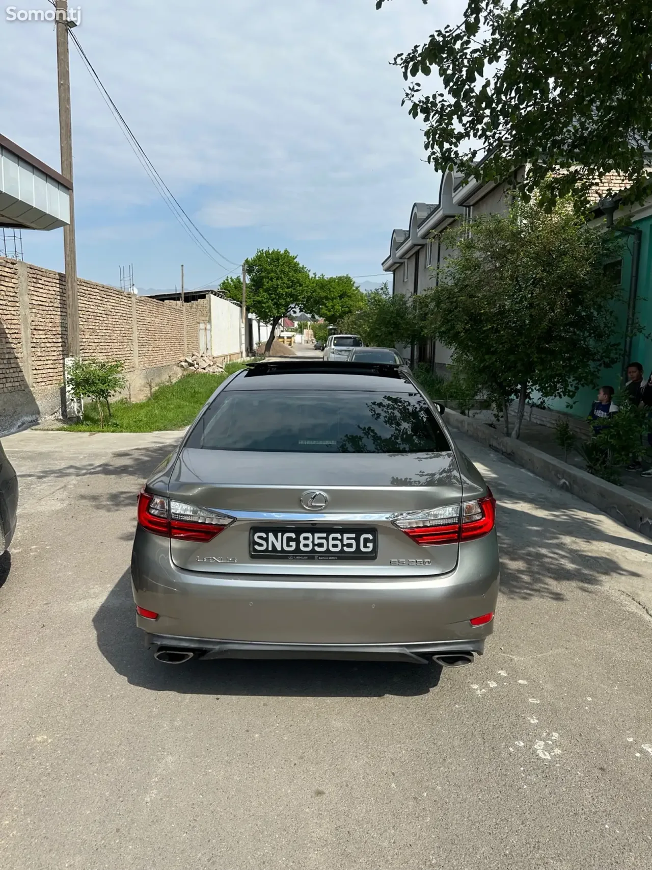 Lexus ES series 2015 · 2.5 AT