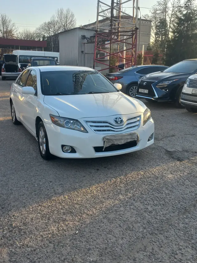 Toyota Camry 2008 · 2.4 AT