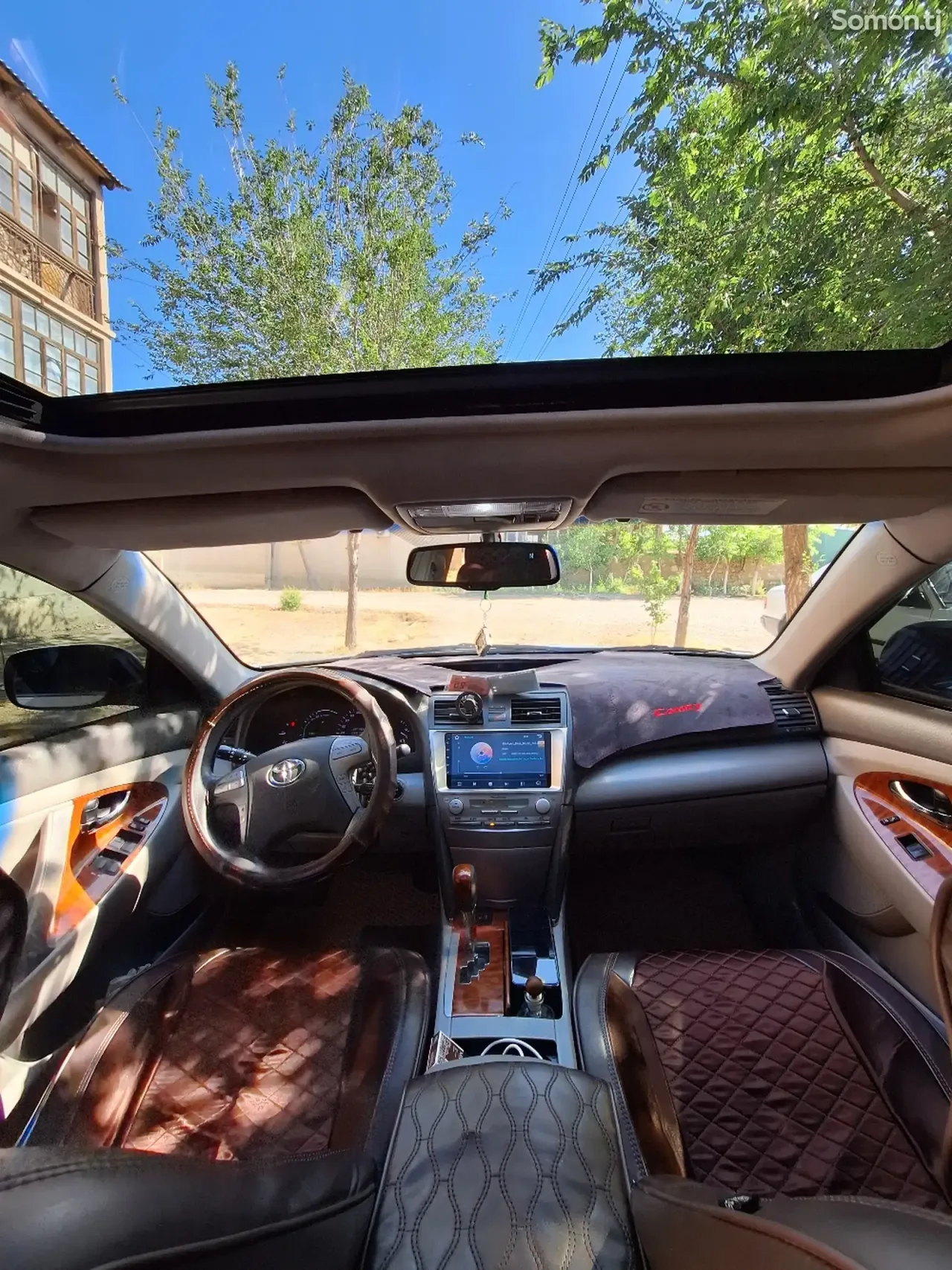 Toyota Camry 2010 · 2.4 AT