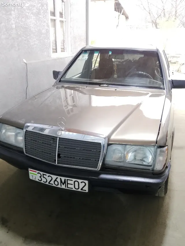 Mercedes-Benz W201 1989 · 1.8 MT