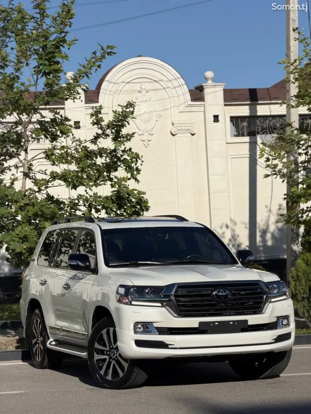 Toyota Land Cruiser 2019 · 4.6 AT