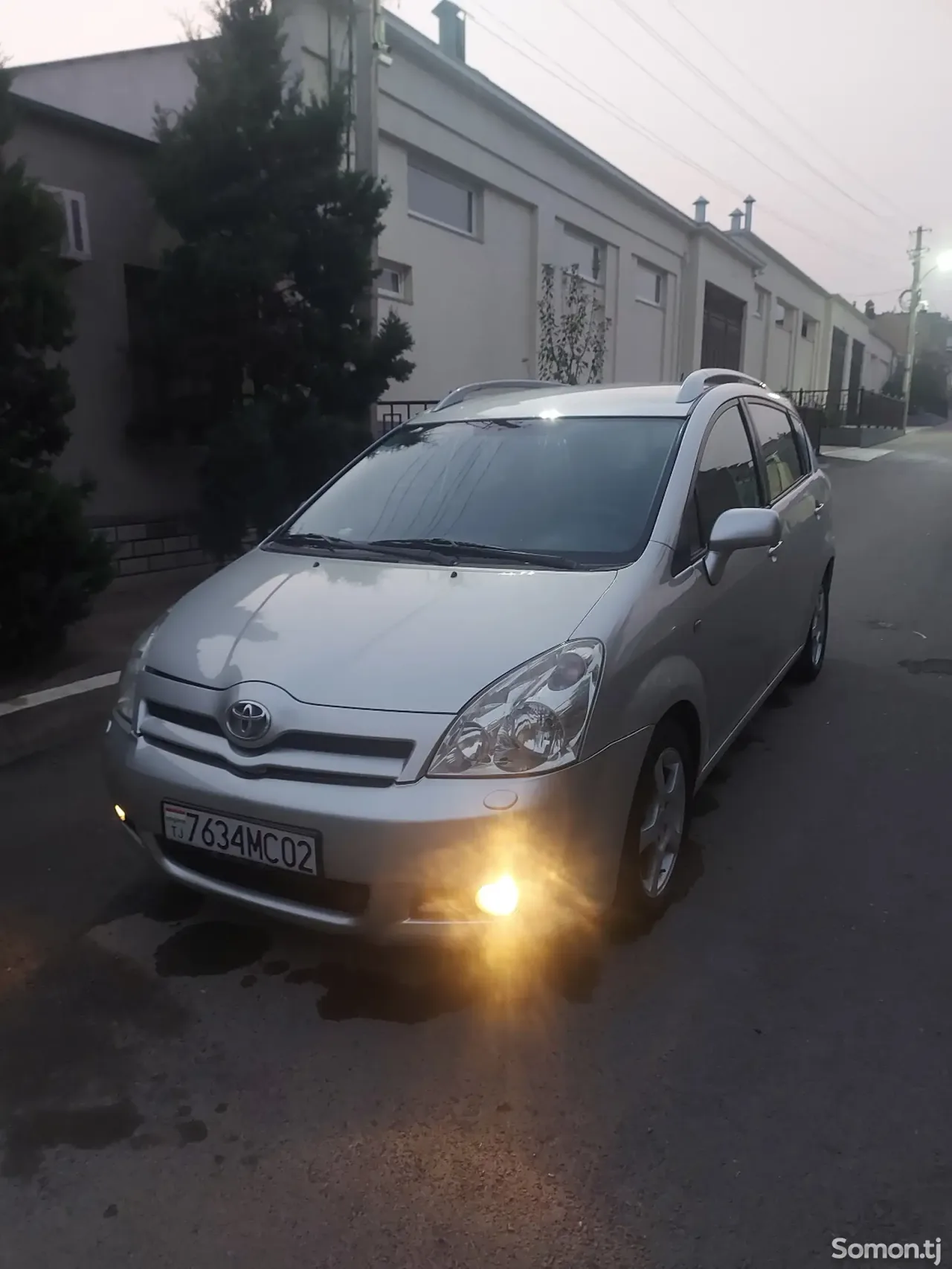 Toyota Corolla Verso 2007 · 2.2 MT
